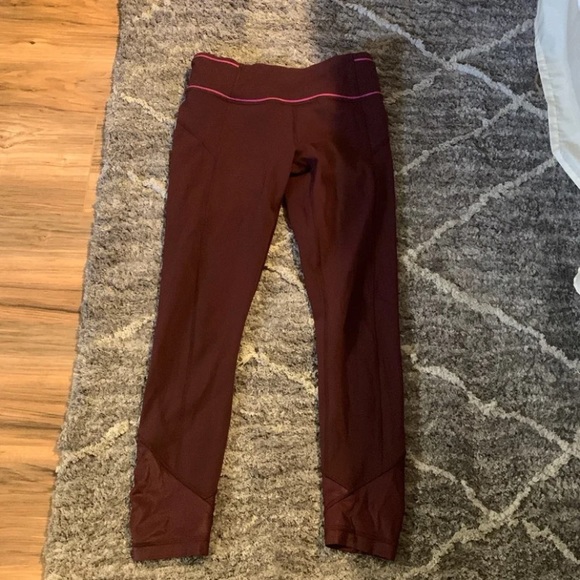 Lululemon size 4 maroon leggings - Picture 1 of 3